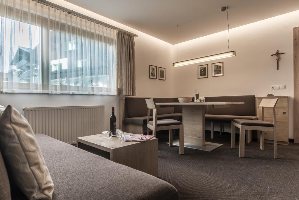 Apartments Tschanun 加舒恩 外观 照片